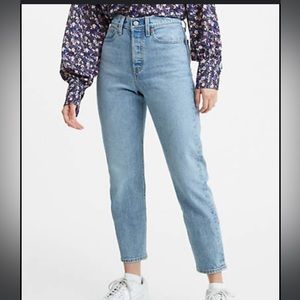 Levi’s Wedgie Fit Ankle Jeans